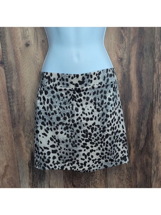 Zenana Outfitters Dresses & Skirts - Zenana Outfitters Leopard Print Mini Skirt L             728E